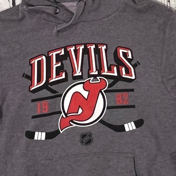 New Jersey Devils NHL Hockey Hoodie Pullover Jumper Sweatshirt - Picture 2 of 4